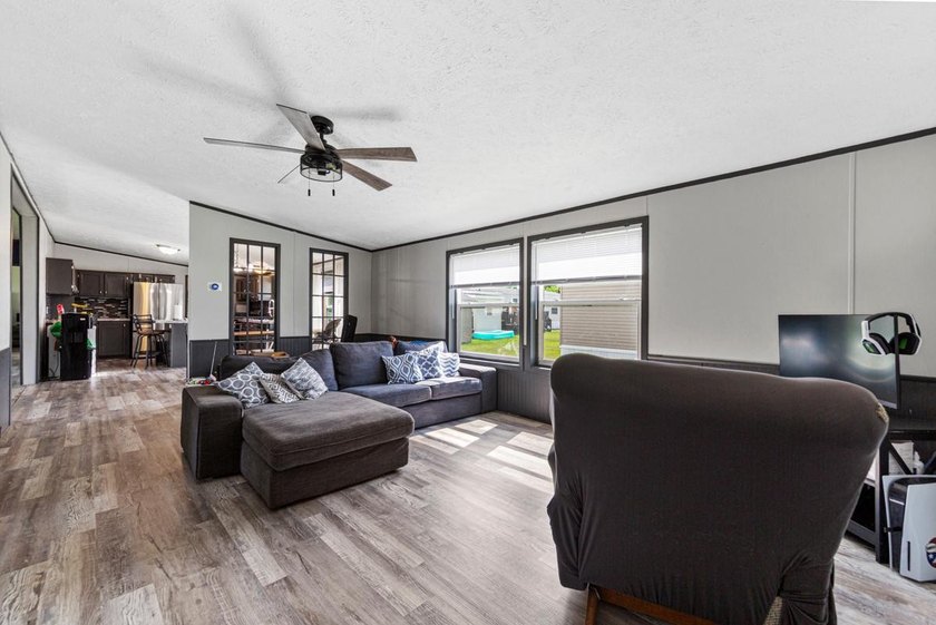 Spacious Living in Avalon Park! ?? This clean, move-in-ready - photo 17