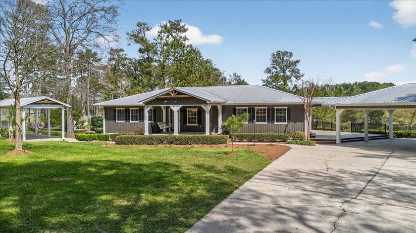 Escape to your own private lakeside retreat! This expansive - photo 4