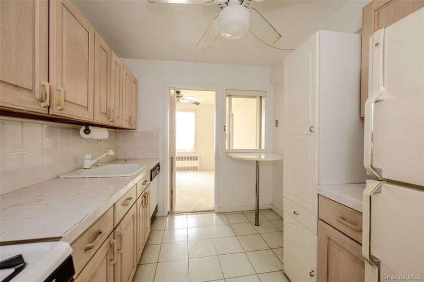 Enjoy coastal living at the Parker Deauville, an oceanfront coop - photo 14