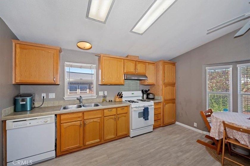46037 South - photo 14