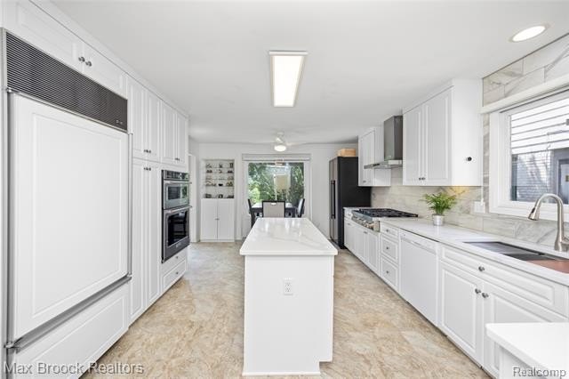 Welcome home to 4860 Lagoons Circle! This exceptional - photo 20