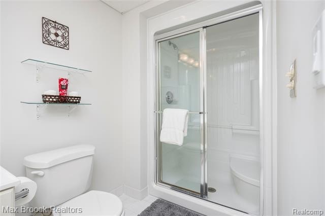 Welcome home to 4860 Lagoons Circle! This exceptional - photo 49