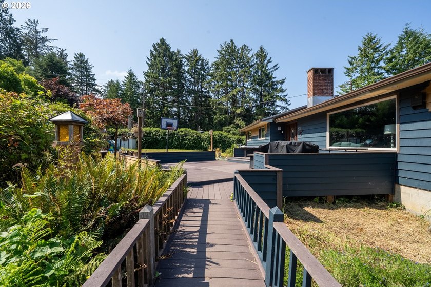 Discover the perfect blend of space, versatility, and coastal - photo 4