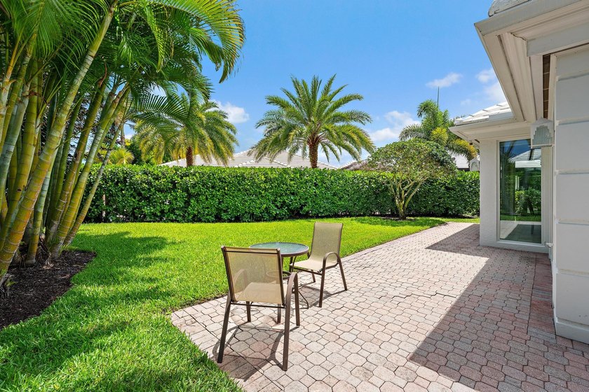 Rare opportunity to own one of only 4 detached with largest Club - photo 5