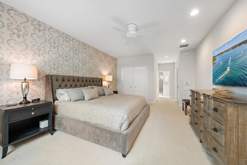 Rare opportunity to own one of only 4 detached with largest Club - photo 6