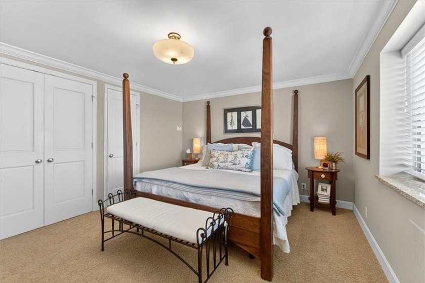 Wow, the view is spectacular! This North facing 2 bed, 2 bath - photo 13