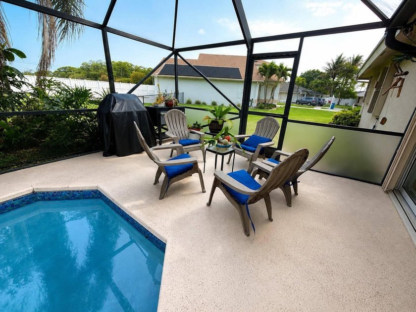 REMODELED 3-bedroom, 2-bath lakefront POOL home on 9500+ sq ft - photo 14