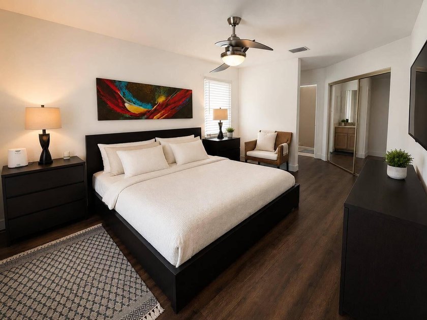 REMODELED 3-bedroom, 2-bath lakefront POOL home on 9500+ sq ft - photo 20