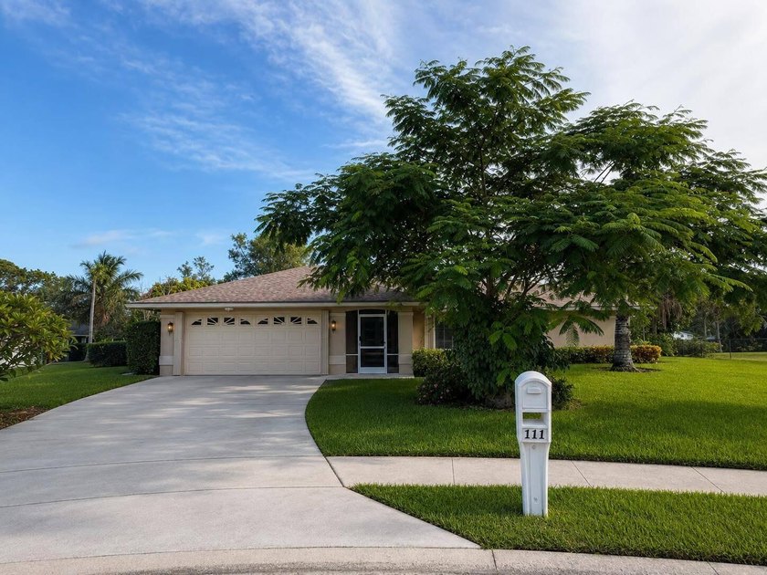 REMODELED 3-bedroom, 2-bath lakefront POOL home on 9500+ sq ft - photo 30