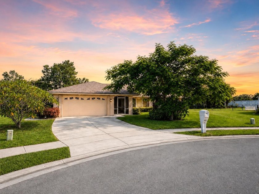 REMODELED 3-bedroom, 2-bath lakefront POOL home on 9500+ sq ft - photo 33
