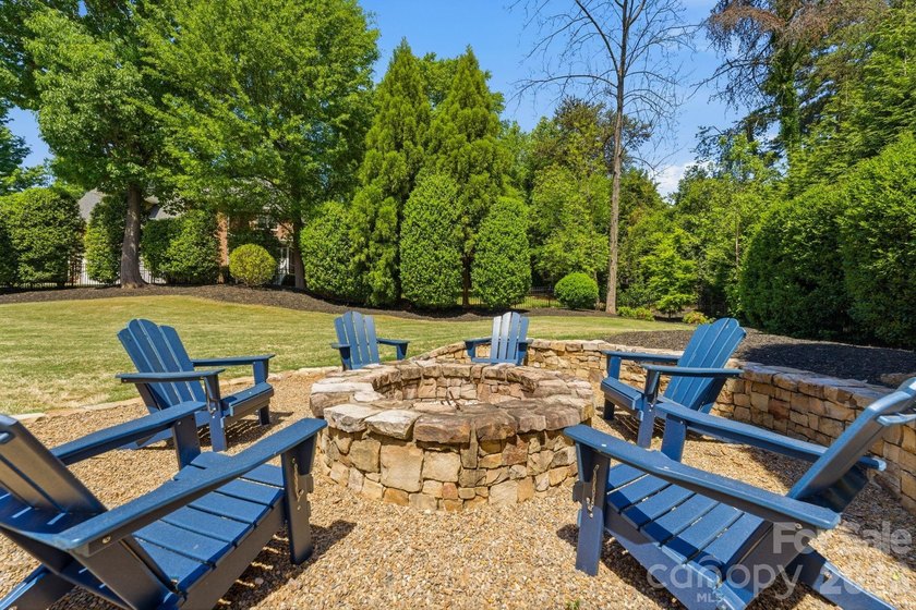 HUGE Price Improvement!! This 5,906 sq ft French Provincial - photo 2