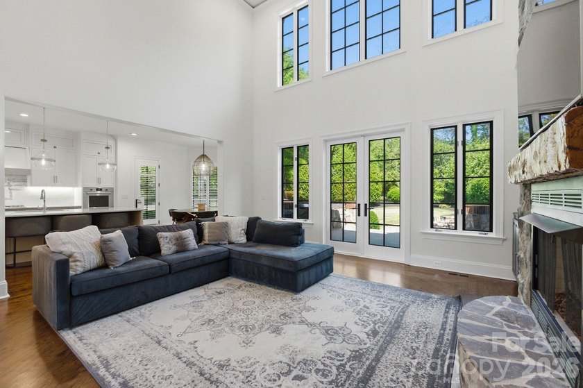 HUGE Price Improvement!! This 5,906 sq ft French Provincial - photo 7