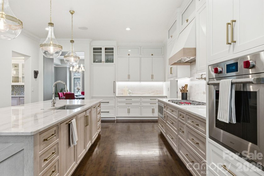 HUGE Price Improvement!! This 5,906 sq ft French Provincial - photo 9