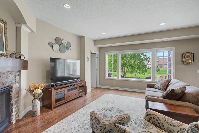 Beautiful DAYTON MINNESOTA home. Association provides lawn care - photo 27