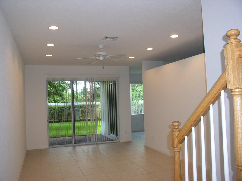Lovely and spacious Townhome. First floor is all tile formal - photo 3