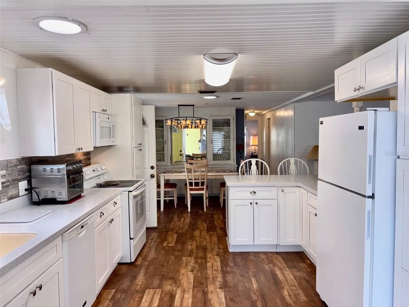 Looking for a 55+ mobile home community with lots of activities - photo 13