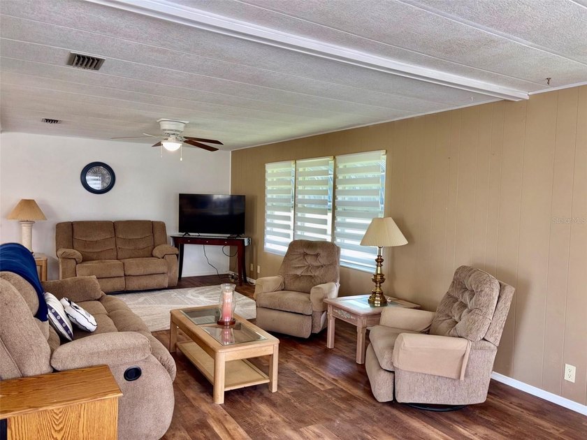 Looking for a 55+ mobile home community with lots of activities - photo 14