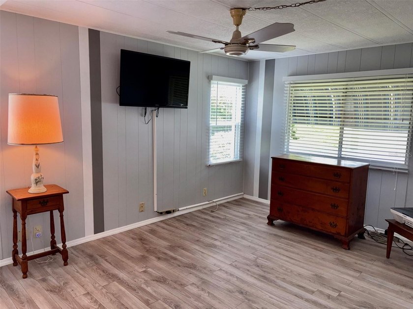 Looking for a 55+ mobile home community with lots of activities - photo 27