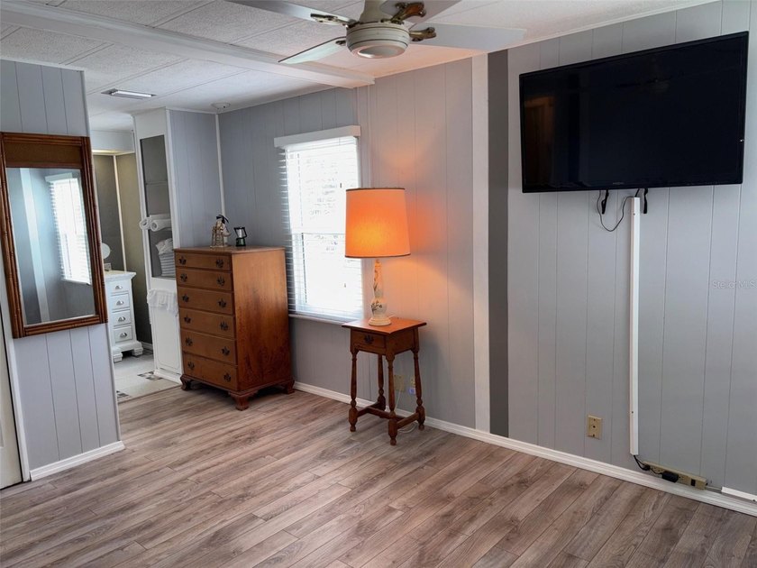 Looking for a 55+ mobile home community with lots of activities - photo 28