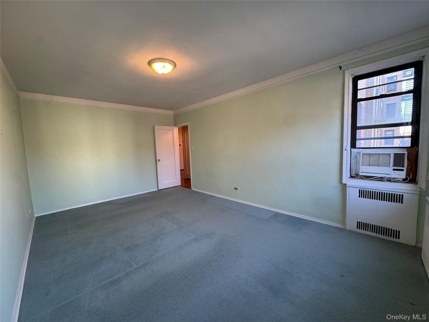 Beautiful and Spacious One-Bedroom Apartment in the Heart of - photo 13