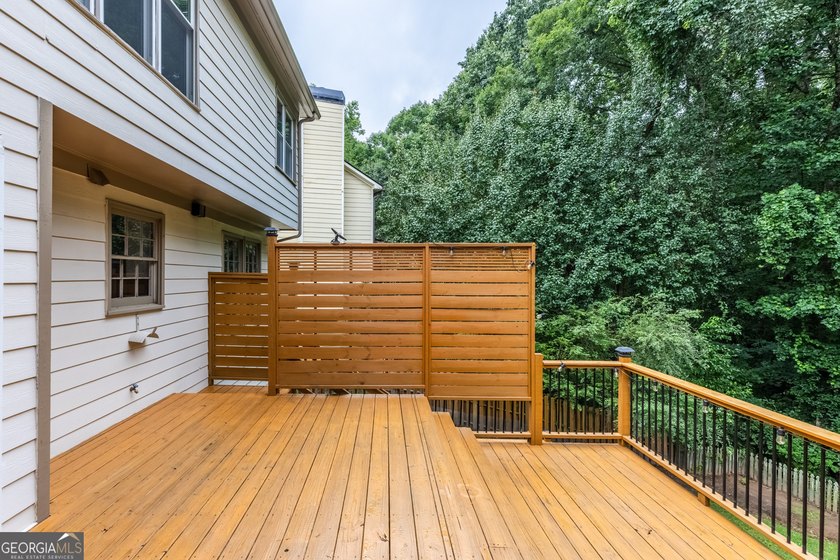 Beautiful brick-front 5-bedroom, 3.5-bath home located in East - photo 48