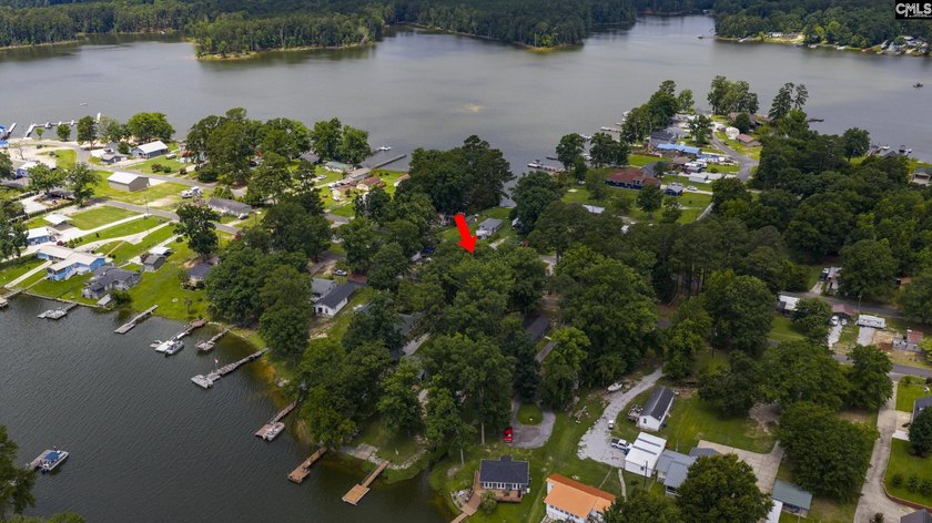 LAKE MURRAY LIVING WITHOUT THE LAKEFRONT PRICE! Welcome to this - photo 9
