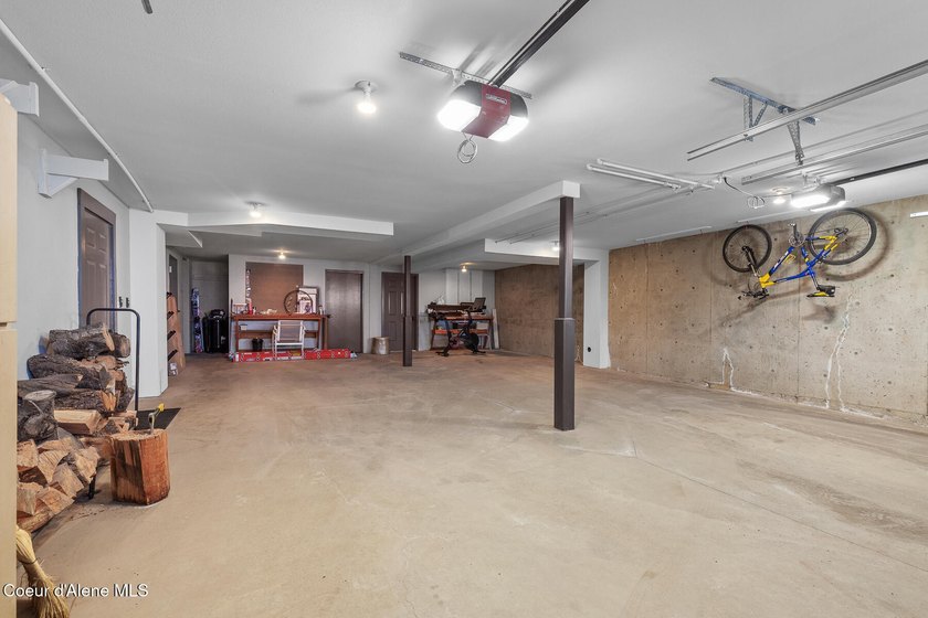 Completely updated and remodeled 3 bedroom Highlands condo - photo 24