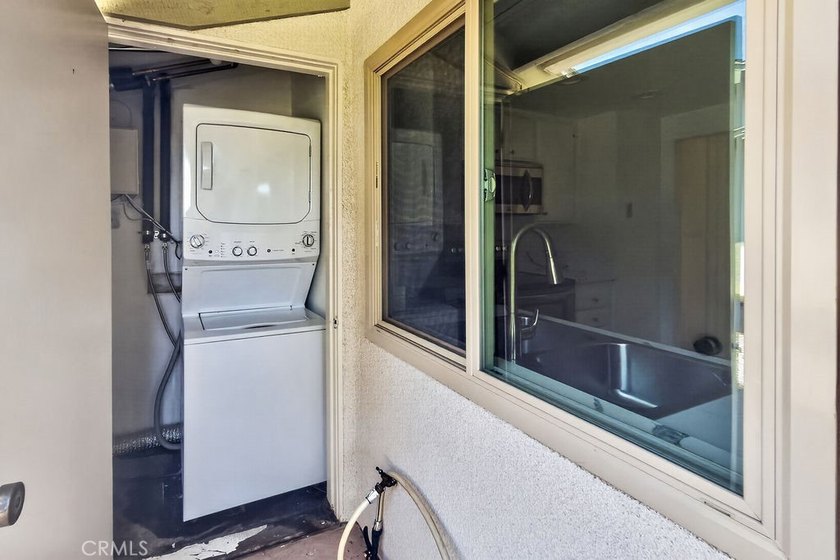 COME HOME TO YOUR BEACH CONDO! THIS MAGNIFICENT 2 BEDROOM - 2 - photo 24