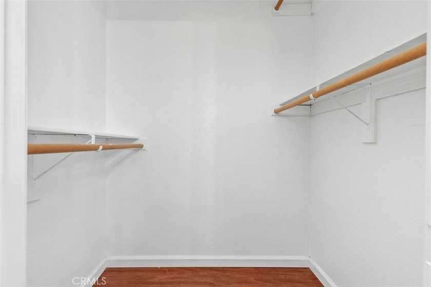 Welcome to this beautiful two-bedroom, two-bathroom home nestled - photo 25