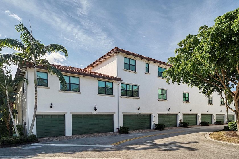 Welcome Home to this Fantastic Tri-Level 3BR/3.5BA Townhome! - photo 4