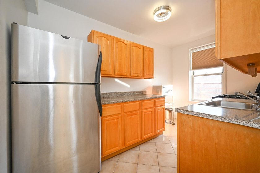 Welcome to your perfect urban retreat in North Riverdale! This - photo 11