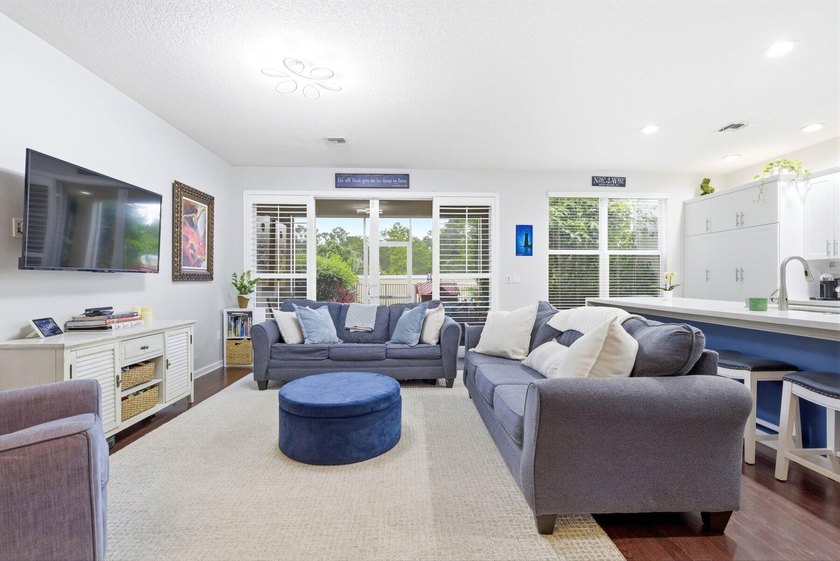 Beautifully updated newer-construction townhome in the - photo 10