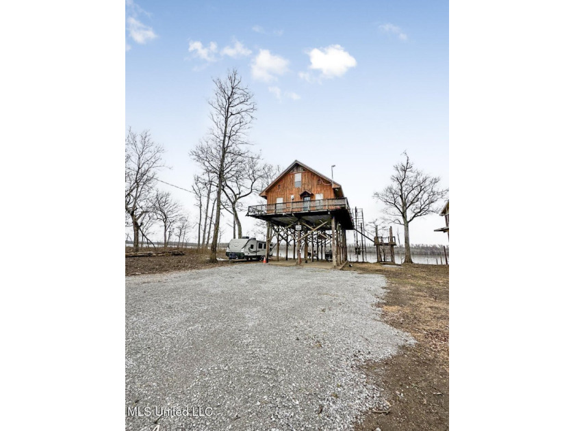 Welcome to lake life at 2067 Pecan Grove Road in Woodville - photo 5