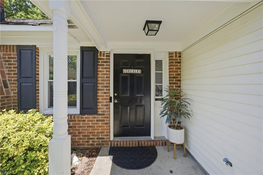 Exceptional opportunity in sought-after Logans Mill in the heart - photo 4