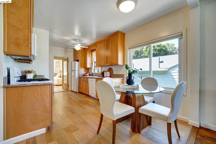 Welcome to 4080 Kuhnle Ave, a warm and inviting Oakland home - photo 8