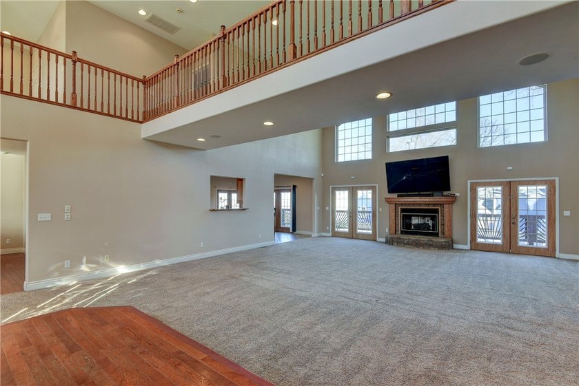Spectacular 310-acre estate 8 minutes north of Branson West - photo 7