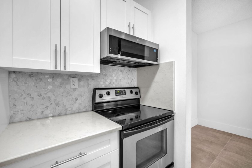 RENT RIGHT AWAY. WASHER/DRYER INSIDE. PETS WELCOME. 2 MILES TO - photo 8