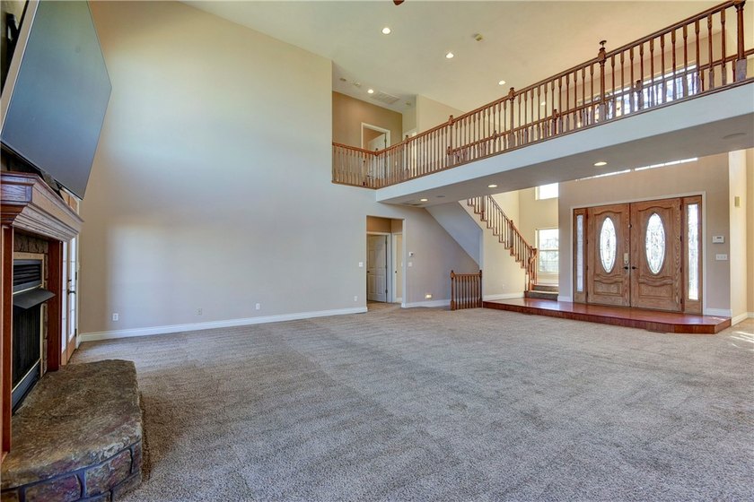 Spectacular 310-acre estate 8 minutes north of Branson West - photo 9