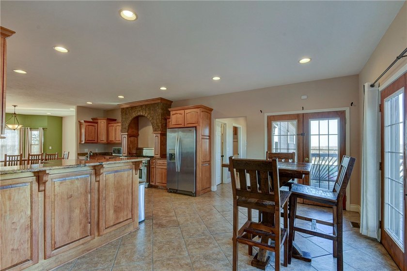 Spectacular 310-acre estate 8 minutes north of Branson West - photo 10