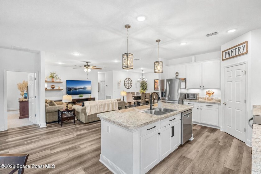 Come see this rare 5/3/2 CBS home with a flex space built in - photo 13