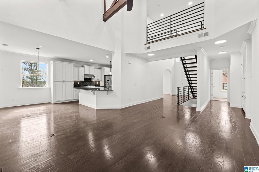 This extraordinary home blends luxury, functionality and - photo 14