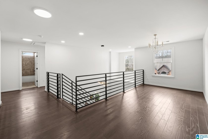 This extraordinary home blends luxury, functionality and - photo 24