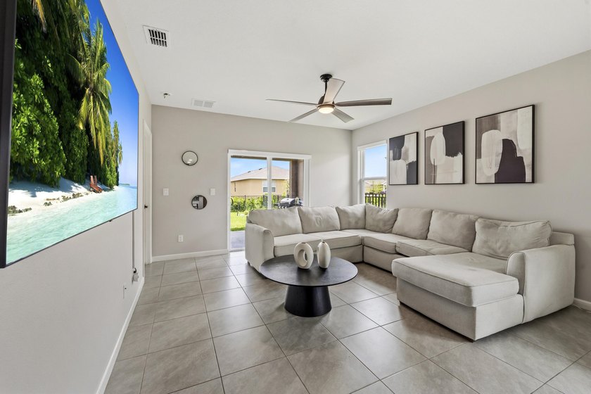 Welcome to this upgraded 3-bedroom, 2-bathroom single-family - photo 6