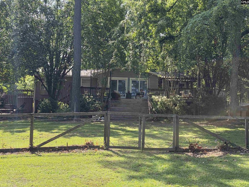NO OPEN HOUSE ON 7/11 - Excellent Chapin lakefront home is a - photo 7