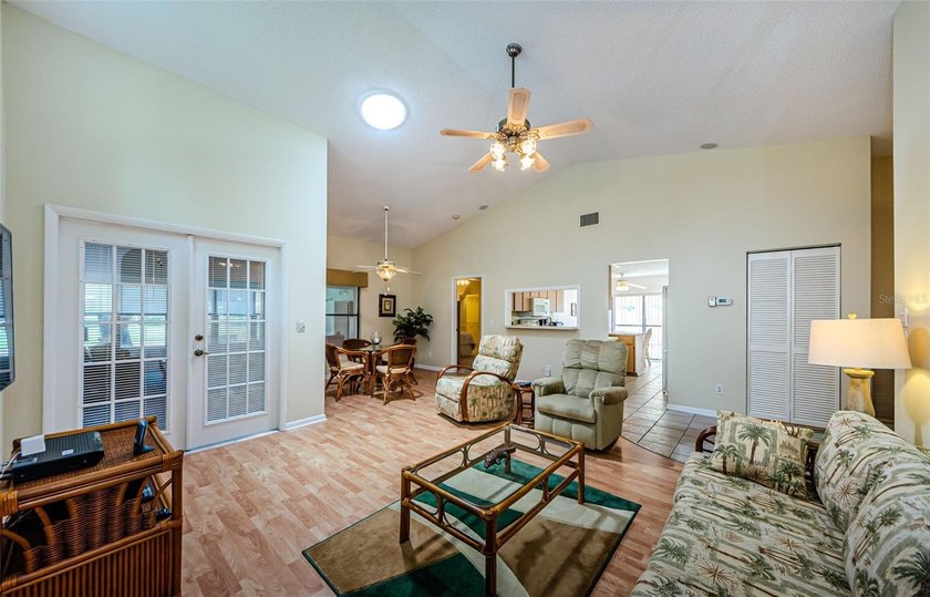 Welcome to carefree Florida living in this move-in ready - photo 11