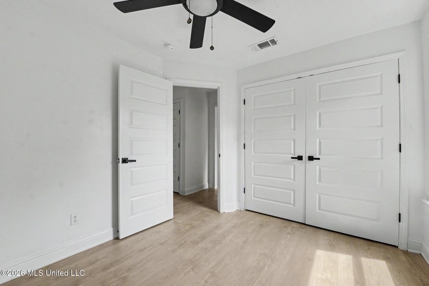 Absolutely adorable recently renovated home in Golf Cart - photo 23