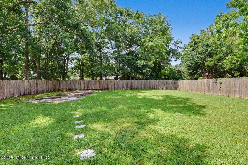 Absolutely adorable recently renovated home in Golf Cart - photo 26