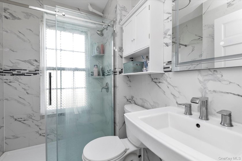 Vacant and Motivated Seller! Totally Renovated From Top to - photo 5