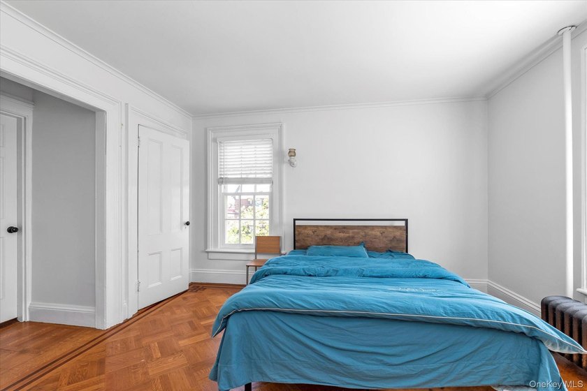 Vacant and Motivated Seller! Totally Renovated From Top to - photo 8