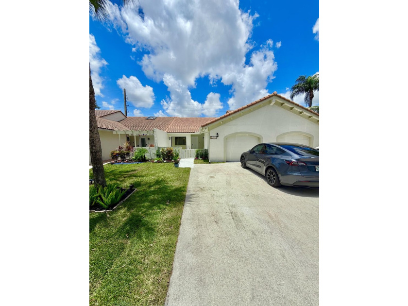 Move-in ready! Beautifully updated 2-bedroom, 2-bathroom CBS - photo 2
